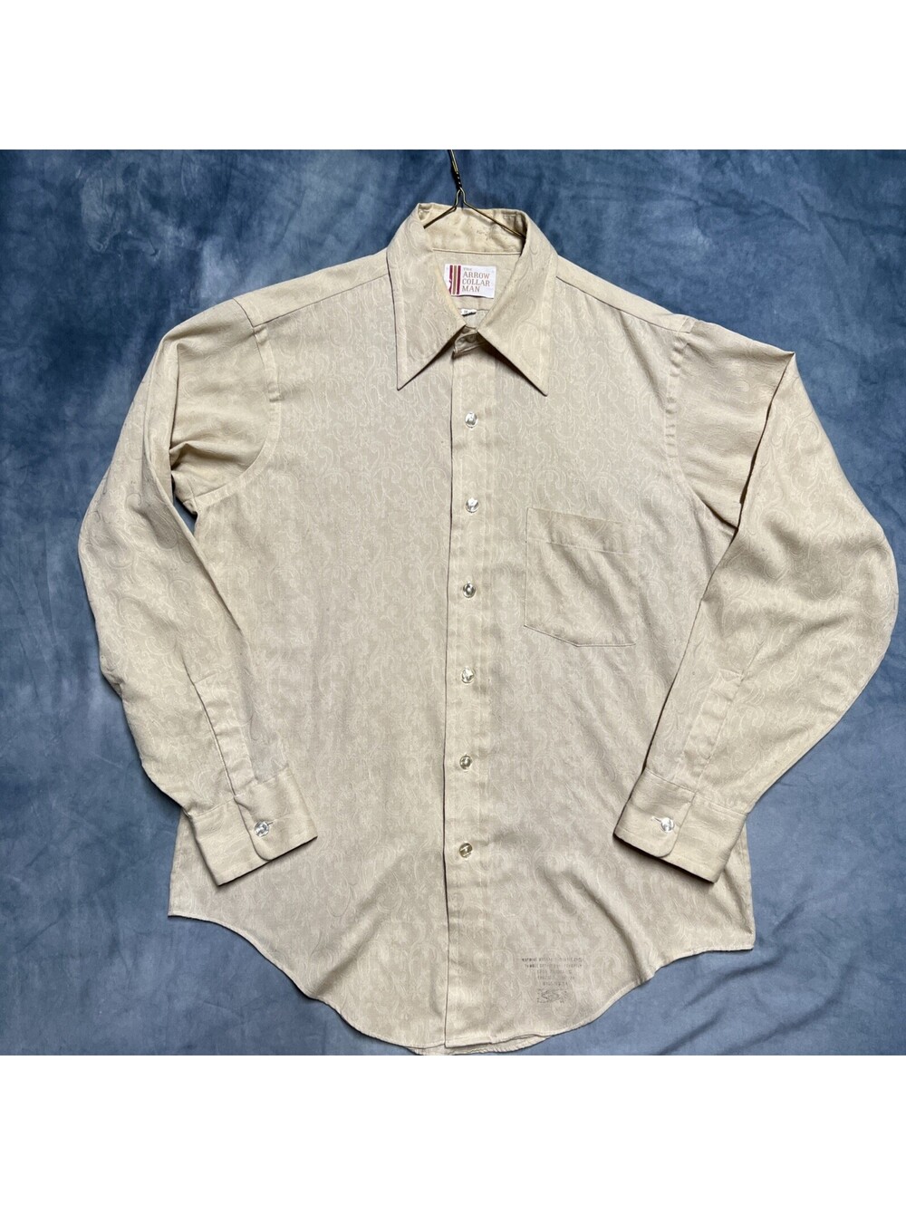 The Arrow Collar Man Vintage 1970S Cream Shot With Subtle Swirl/Paisley Pattern